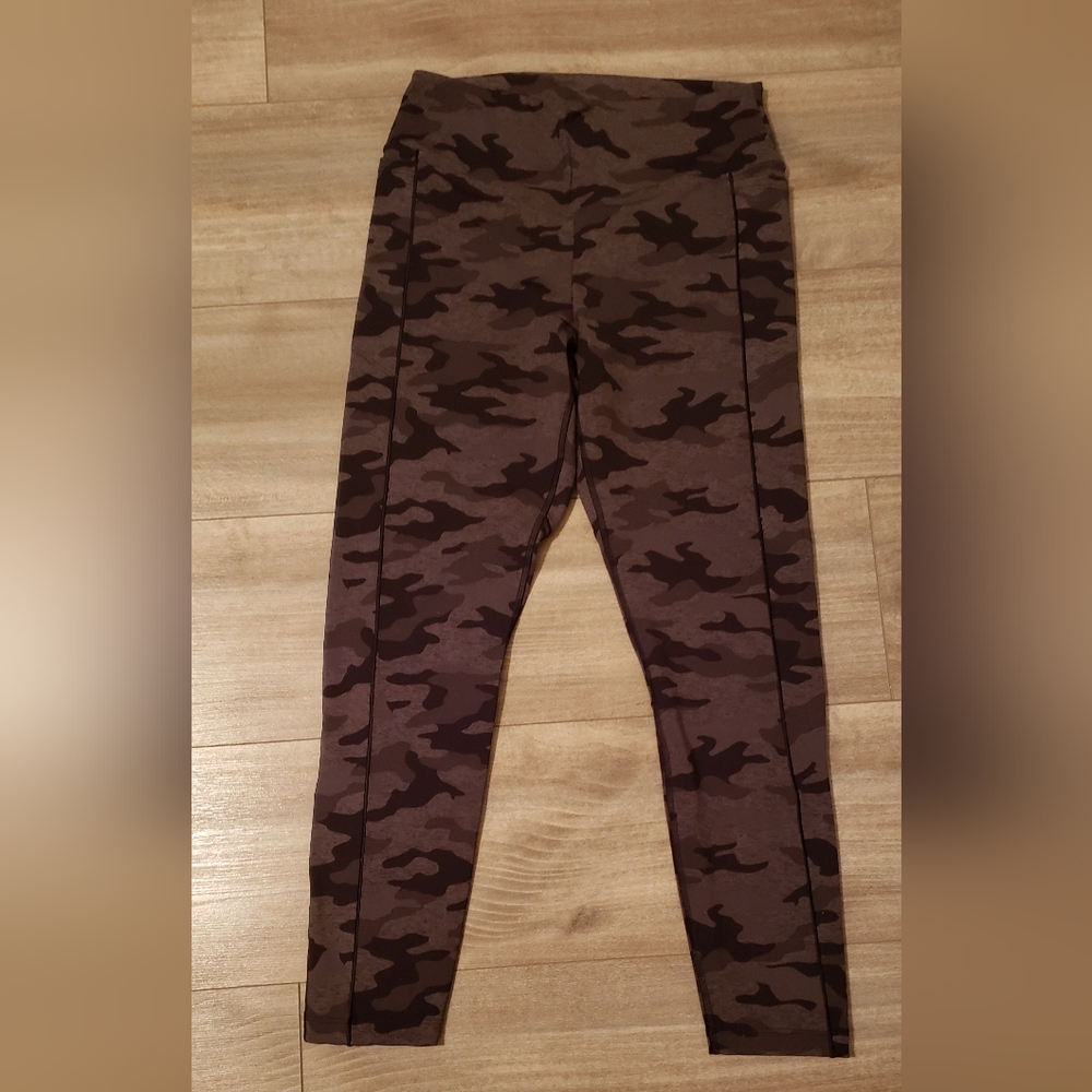 Victoria secret PINK B active leggings (camouflage)